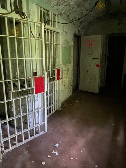 More Photos Of 62 Beckwith Rue E, Perth Flex For Sale