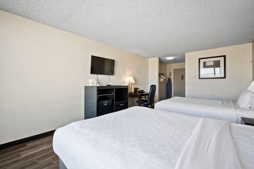More Photos Of 4005 N Elizabeth St, Pueblo Hotel For Sale