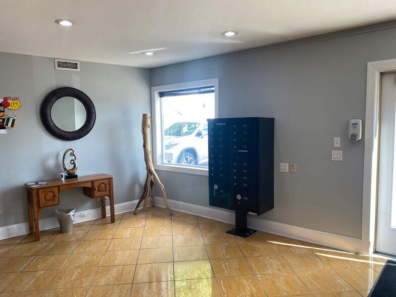 More Photos Of 1865 Old Hudson Rd, Saint Paul Loft Creative Space For Lease