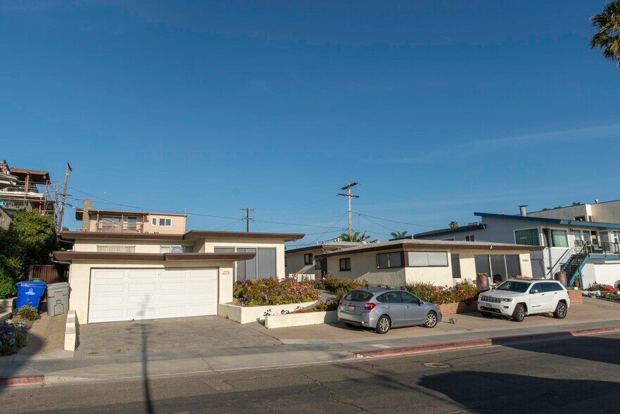 More Photos Of 4933 Ocean Blvd, San Diego Multifamily For Sale