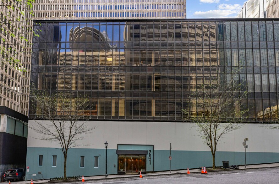 More Photos Of 241 Peachtree St NE, Atlanta Office For Lease
