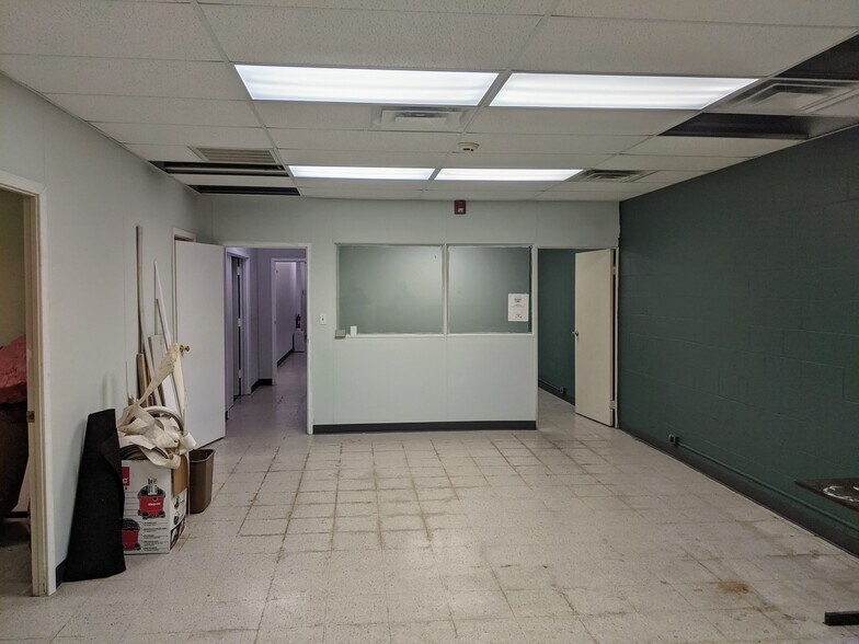 More Photos Of 437 Fern St, Jackson Office For Lease
