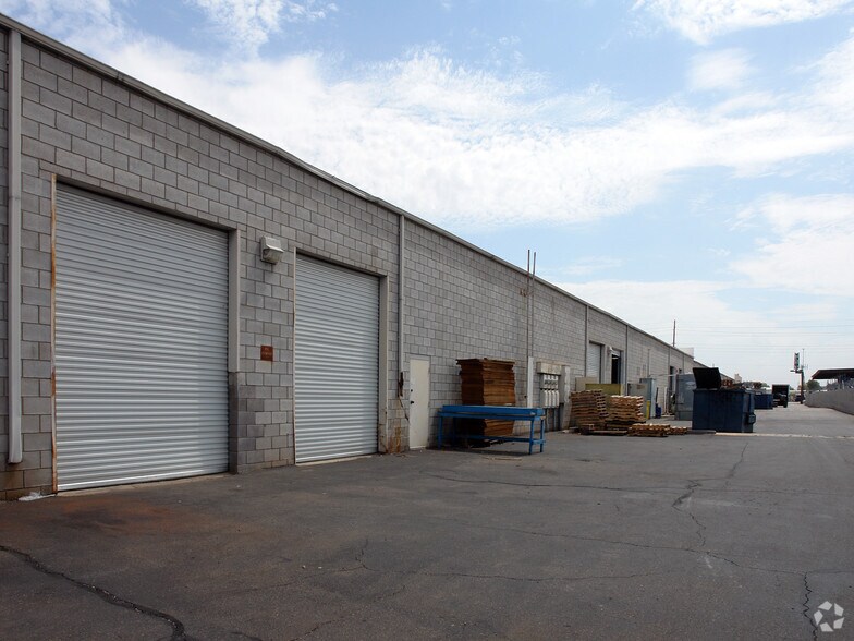 More Photos Of 216 S Alma School Rd, Mesa Warehouse For Lease