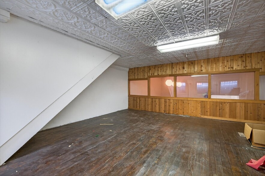 More Photos Of 210 E 5th Ave, Tarentum Office For Sale