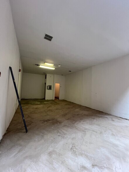 More Photos Of 364 Summit Ave, Jersey City Storefront For Lease