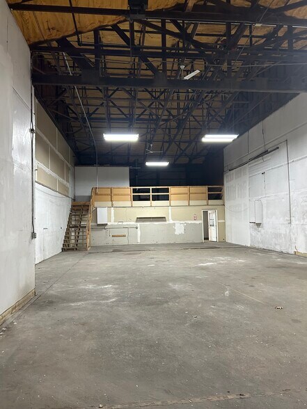 More Photos Of 9340 Shaver Rd, Portage Manufacturing For Sale