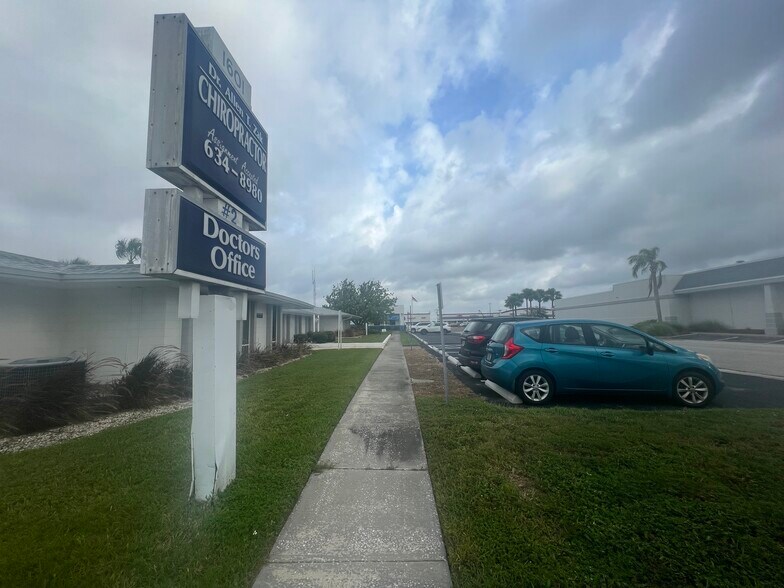 More Photos Of 1601 Rickenbacker Dr, Sun City Center Medical For Lease
