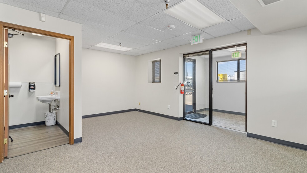 More Photos Of 14320 Longs Peak Ct, Longmont Warehouse For Lease