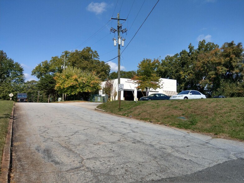 Primary Photo Of 4130 E Ponce De Leon Ave, Clarkston Auto Repair For Sale
