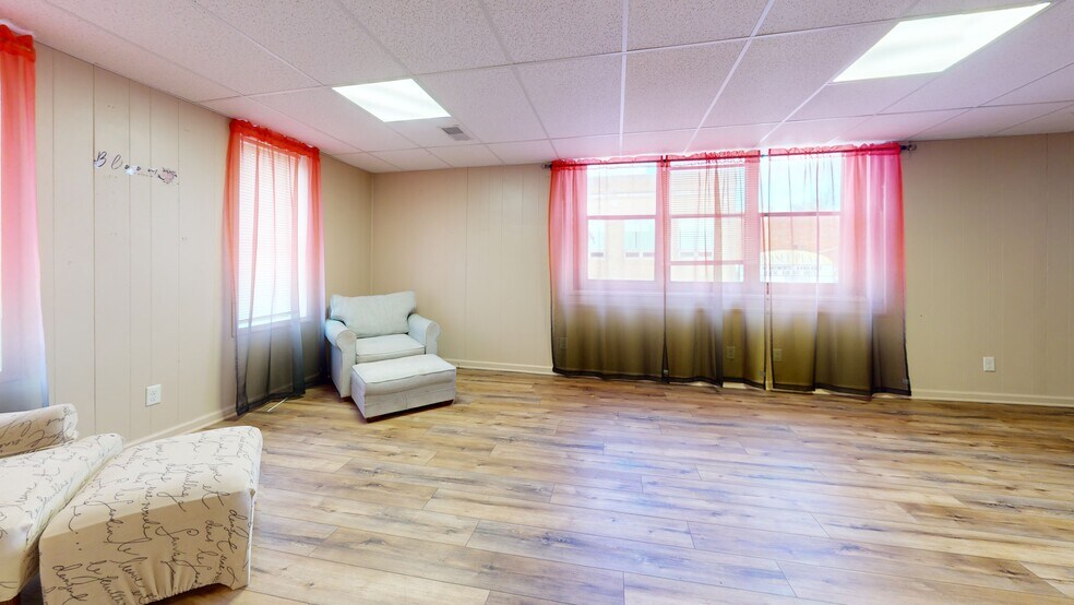 More Photos Of 101 W Main St, Syracuse Storefront Retail Residential For Lease