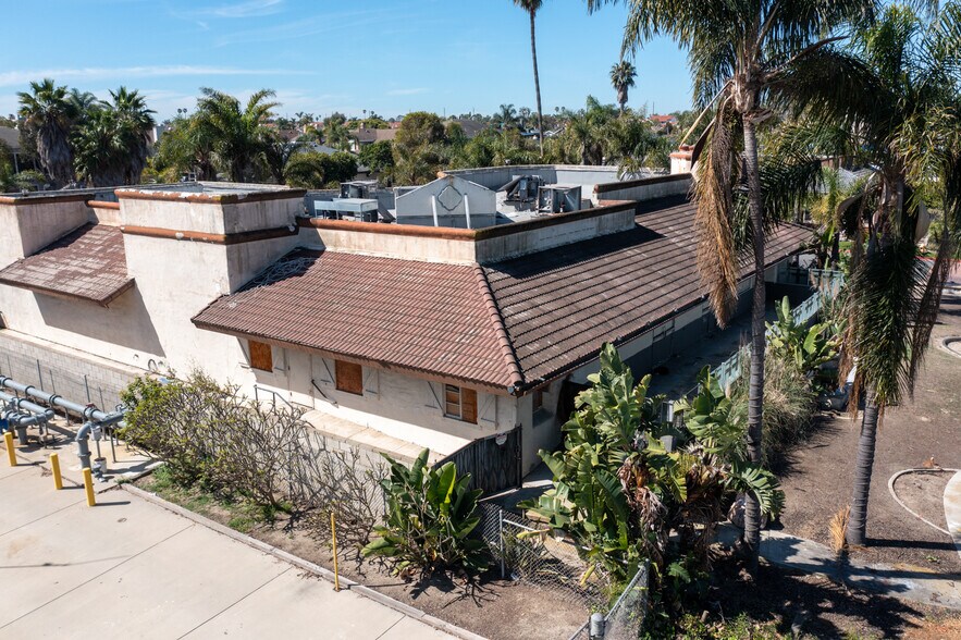More Photos Of 8082 Adams Ave, Huntington Beach Restaurant For Sale