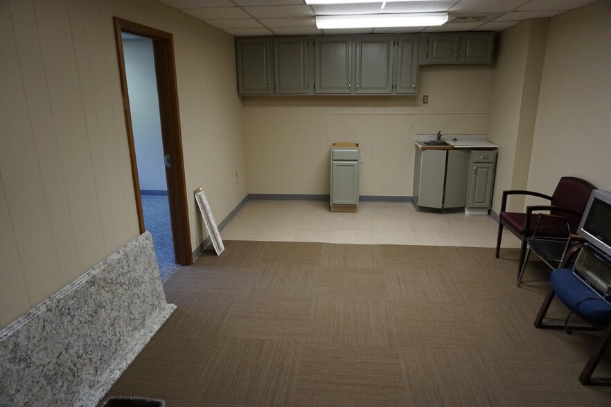 More Photos Of 49 Pearl St, Brockton Medical For Lease