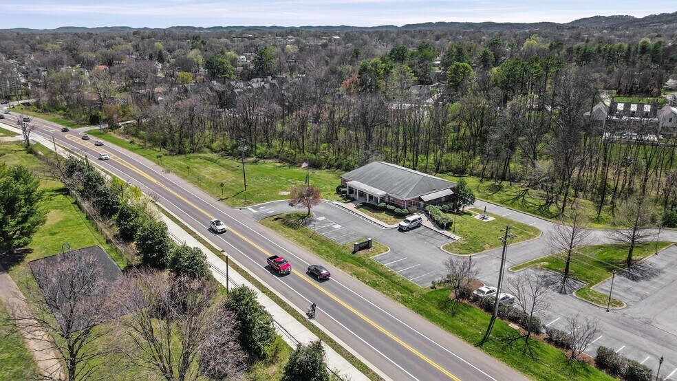 More Photos Of 507 New Highway 96 W, Franklin Medical For Sale