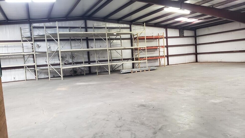 More Photos Of 616 S Broadway St, Mccomb Freestanding For Sale