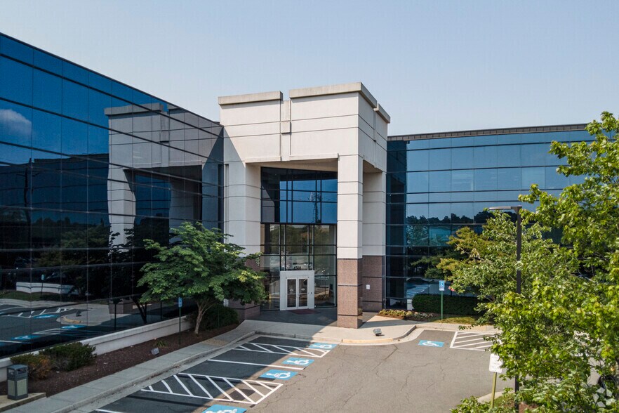 More Photos Of 4501 Singer Ct, Chantilly Office For Lease