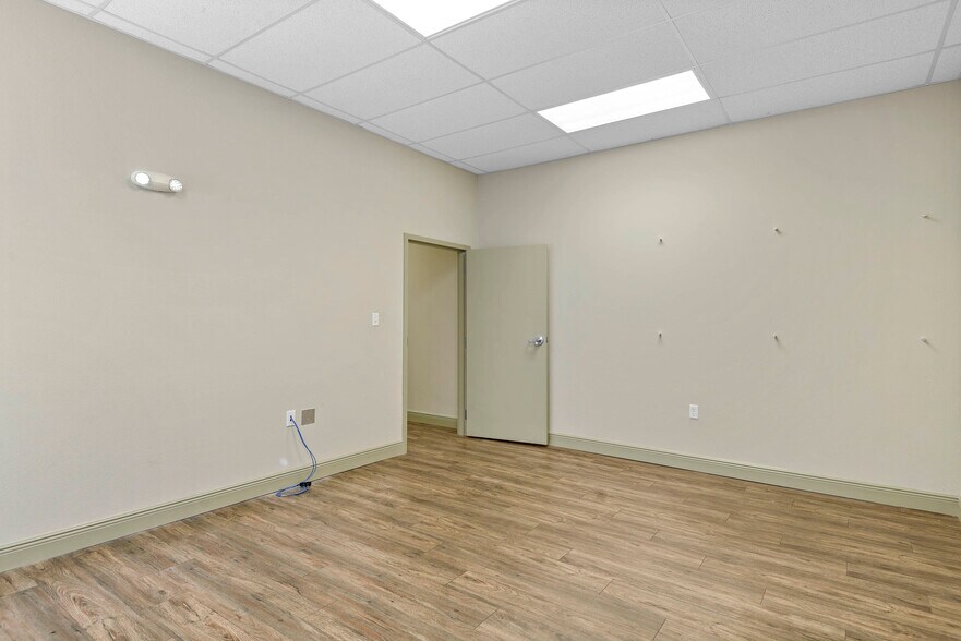 More Photos Of 871 Outer Rd, Orlando Medical For Lease