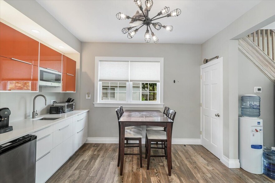 More Photos Of 363 S Middletown Rd, Nanuet Flex For Sale