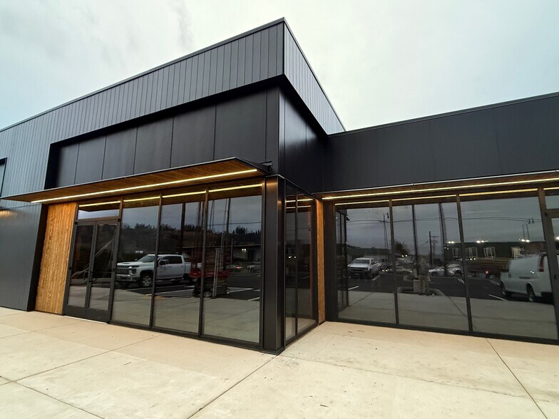 More Photos Of 1094 Valentine, Pacific General Retail For Sale