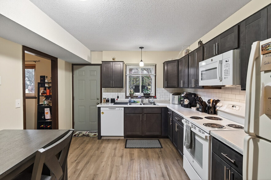 More Photos Of 5531 Maryland Ave N, New Hope Apartments For Sale