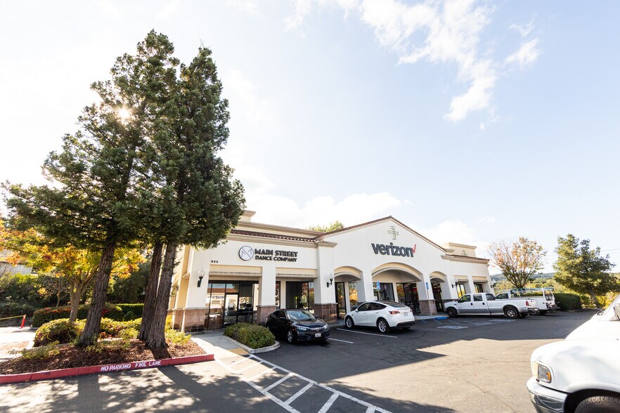 More Photos Of 905 El Camino Real, Atascadero Unknown For Lease