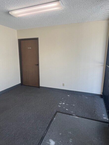 More Photos Of 4700 E Miller Dr, Temple City Warehouse For Lease