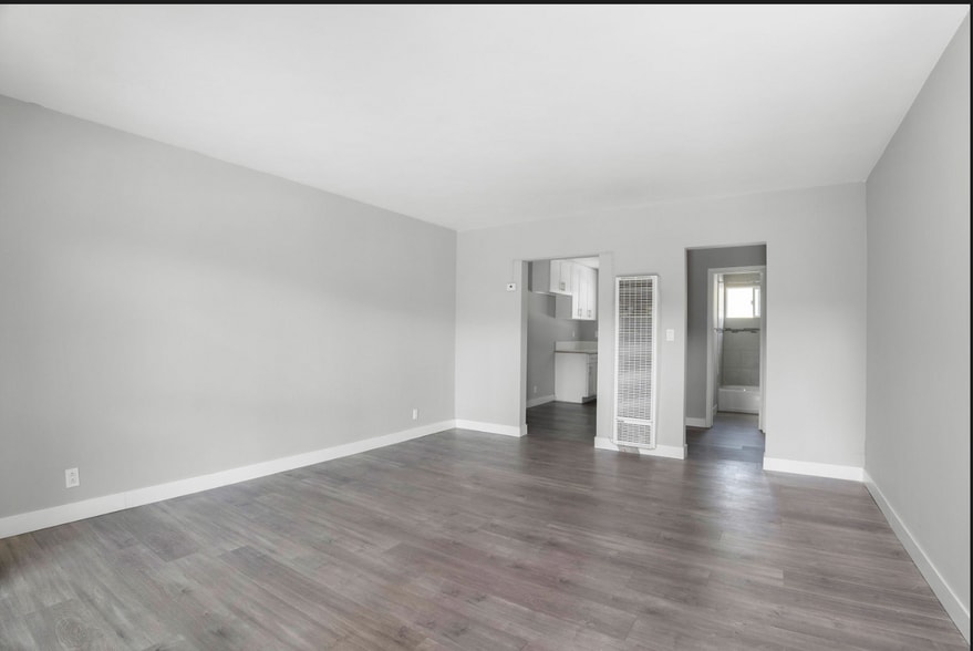 More Photos Of 919 S Prairie Ave, Inglewood Apartments For Sale