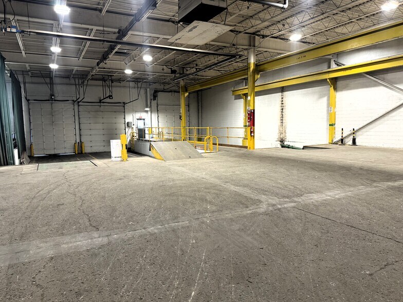 More Photos Of 715 E Duncan St, Manchester Warehouse For Lease