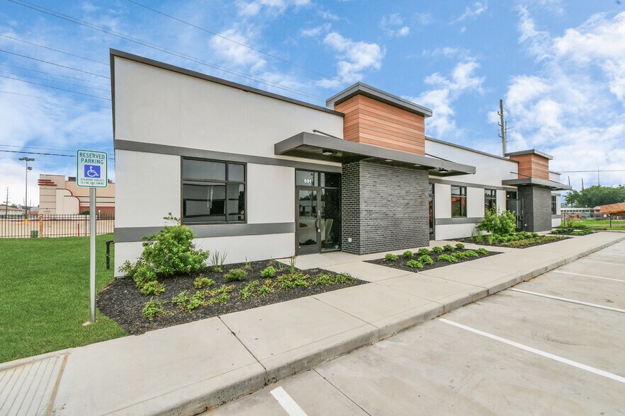 More Photos Of 4807 Sugar Grove Blvd, Stafford Medical For Lease