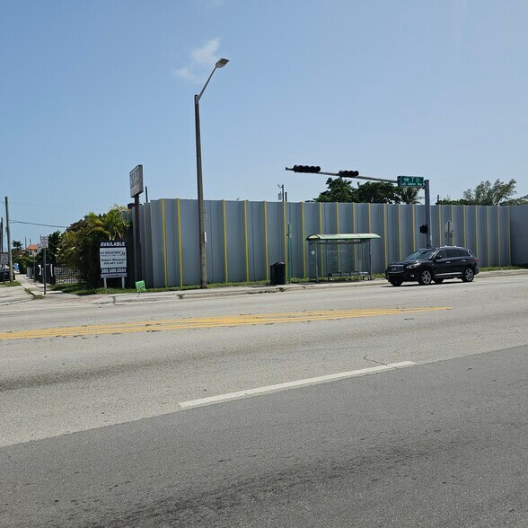 More Photos Of 3420 NW 7th St, Miami Light Distribution For Lease