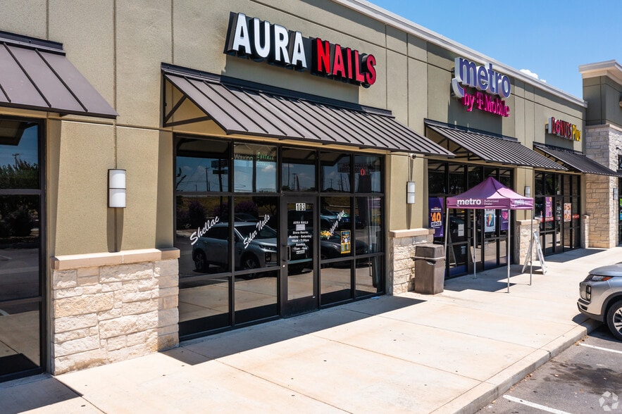 More Photos Of 8830 SW Loop 410, San Antonio General Retail For Lease