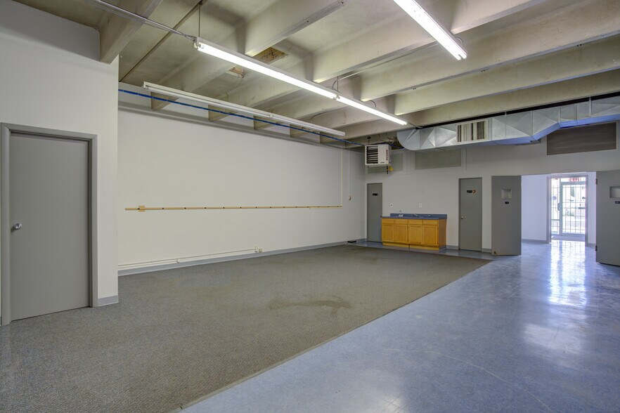 More Photos Of 675 Elkton Dr, Colorado Springs Distribution For Lease