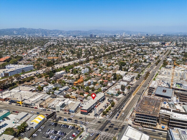 More Photos Of 8885 Venice Blvd, Los Angeles Light Distribution For Lease