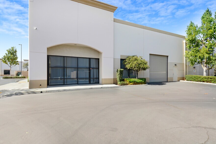 More Photos Of 7197 Old 215 Frontage Rd, Riverside Research And Development For Sale