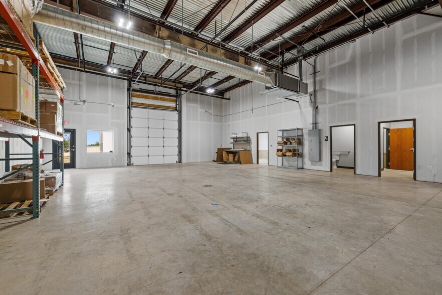 More Photos Of 2020 N Bell Blvd, Cedar Park Unknown For Lease