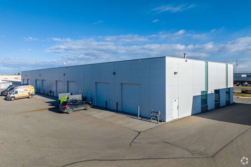 More Photos Of 11929 40th St SE, Calgary Warehouse For Lease