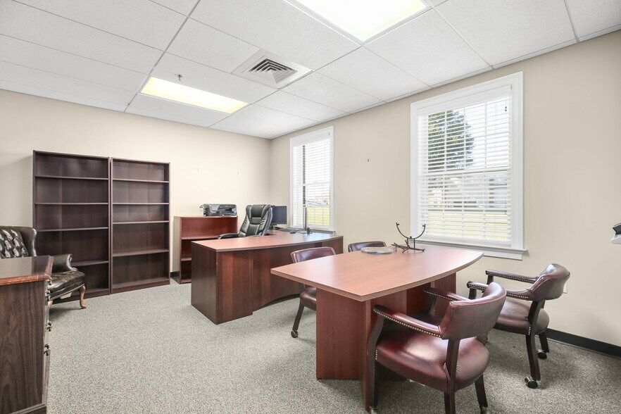 More Photos Of 3310 Shannon Park Dr, Fredericksburg Office For Sale