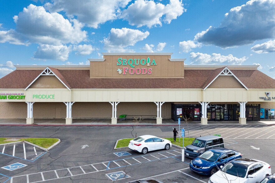 Primary Photo Of 2270 E El Monte Way, Dinuba Storefront For Lease