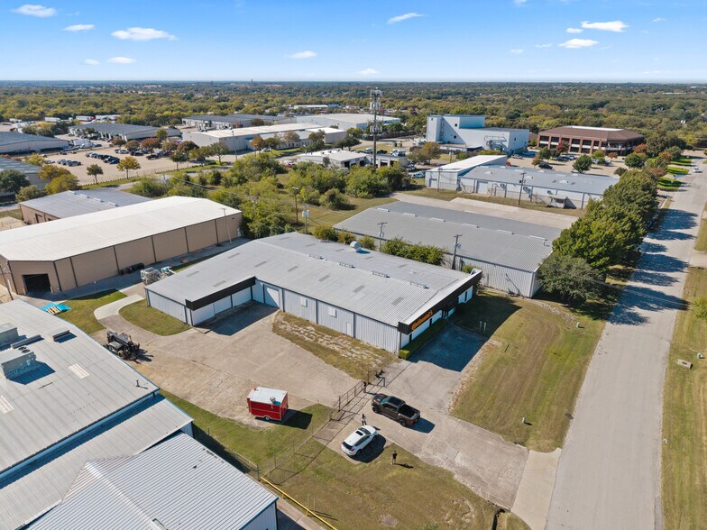 More Photos Of 1200 N Commercial Blvd, Arlington Warehouse For Sale