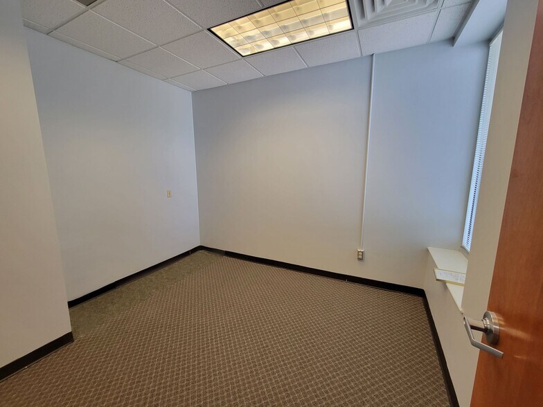 More Photos Of 784 Prince Ave, Athens Medical For Sale