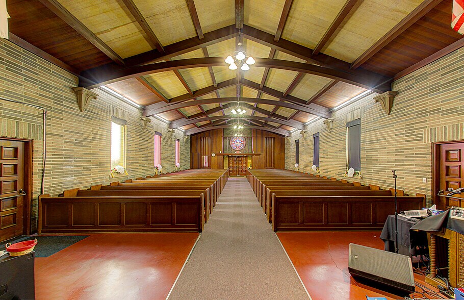 More Photos Of 2665 Clarendon Ave, Huntington Park Religious Facility For Lease