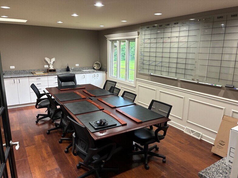 More Photos Of 6745 W 127th St, Palos Heights Office For Sale