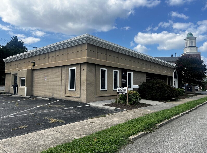 More Photos Of 1225-1231 Maple Ave SW, Roanoke Medical For Sale