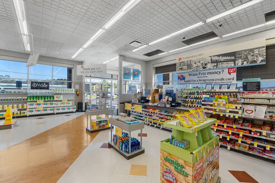 More Photos Of 730 S Lewis St, Metter Drugstore For Sale