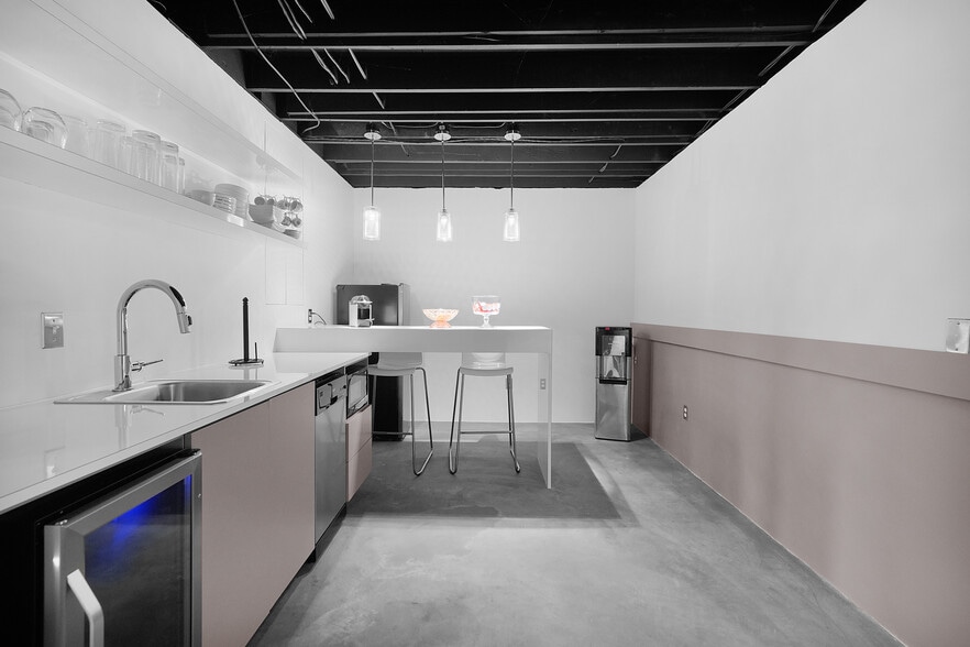 More Photos Of 4130 44th St SE, Grand Rapids Office For Sale
