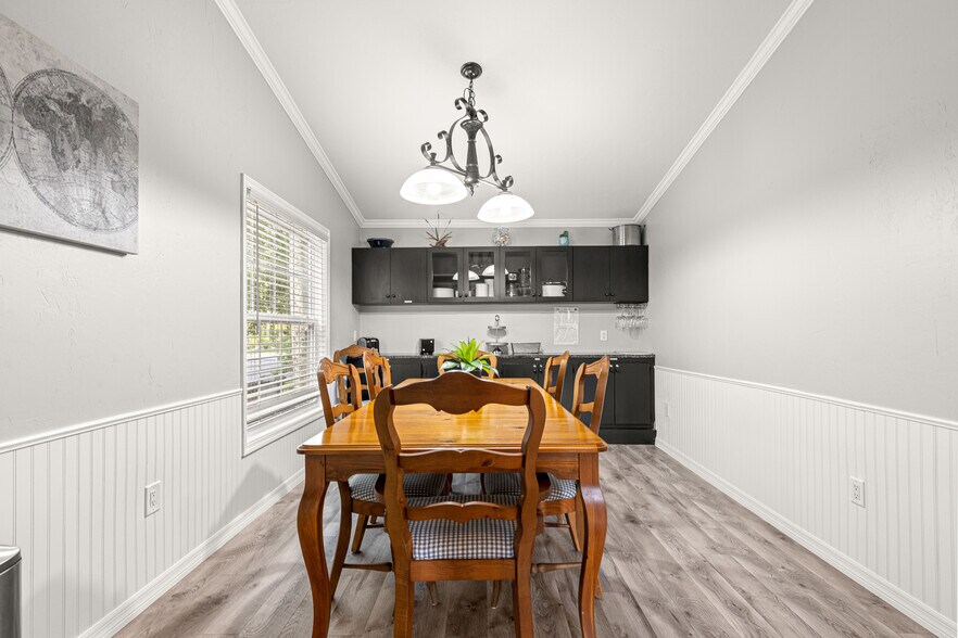 More Photos Of 110 NE Crystal St, Crystal River Specialty For Sale