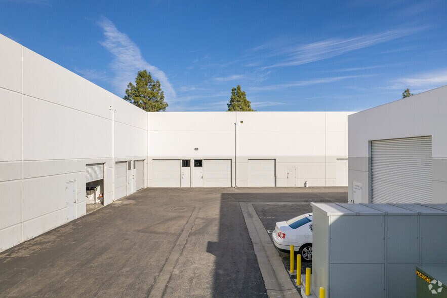 More Photos Of 3002 Dow Ave, Tustin Light Manufacturing For Lease