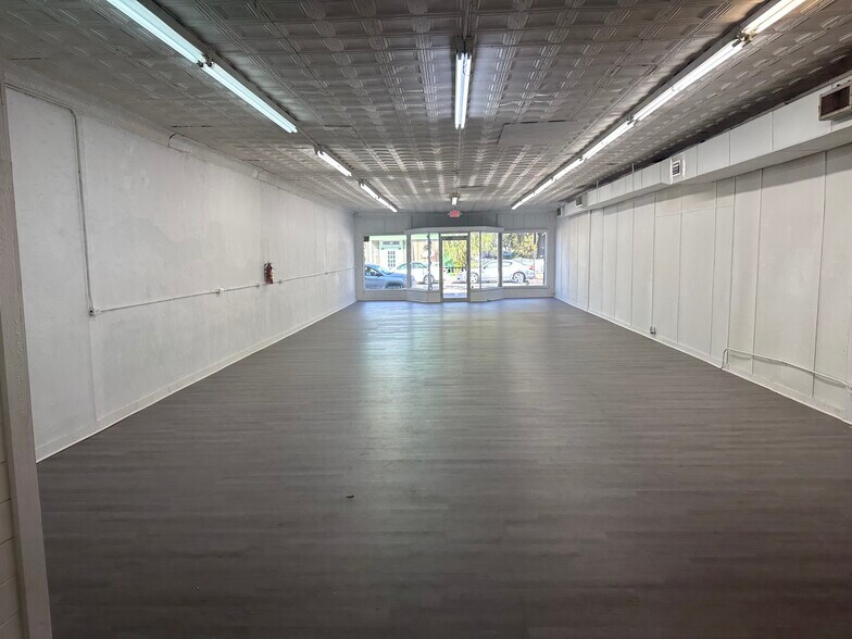 More Photos Of 525-545 E Main St, Bartow Freestanding For Lease