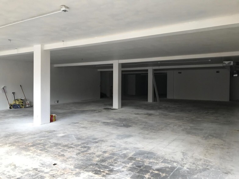 More Photos Of 3430 W Diversey Ave, Chicago Coworking Space