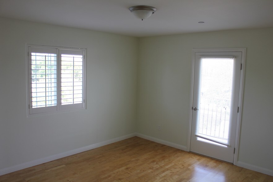 More Photos Of 11501 Hatteras St, North Hollywood Apartments For Sale