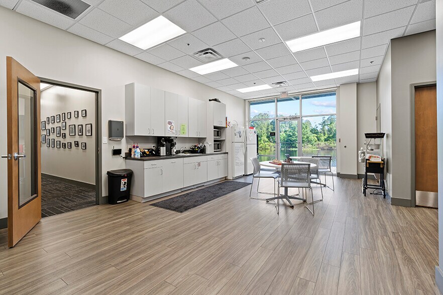 More Photos Of 4010 Deerpark Blvd, Elkton Manufacturing For Sale